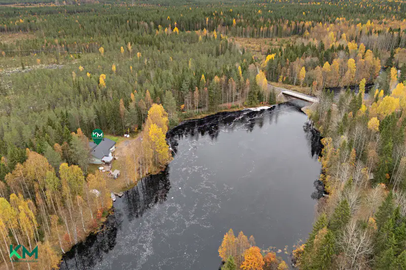 Maison rénovée ~120 m² (1993) + garage, 3,2 ha au bord de l’Utosjoki — Kemilä / Utajärvi — 8