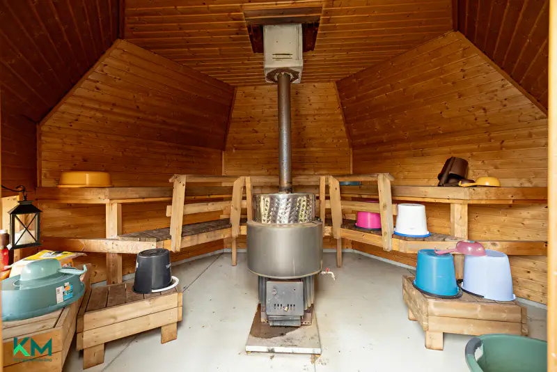 Maison rénovée ~120 m² (1993) + garage, 3,2 ha au bord de l’Utosjoki — Kemilä / Utajärvi — 18