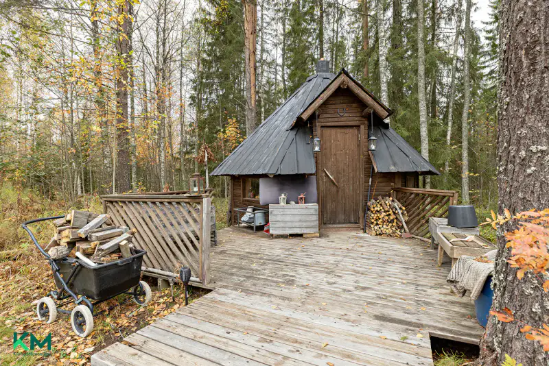 Maison rénovée ~120 m² (1993) + garage, 3,2 ha au bord de l’Utosjoki — Kemilä / Utajärvi — 17