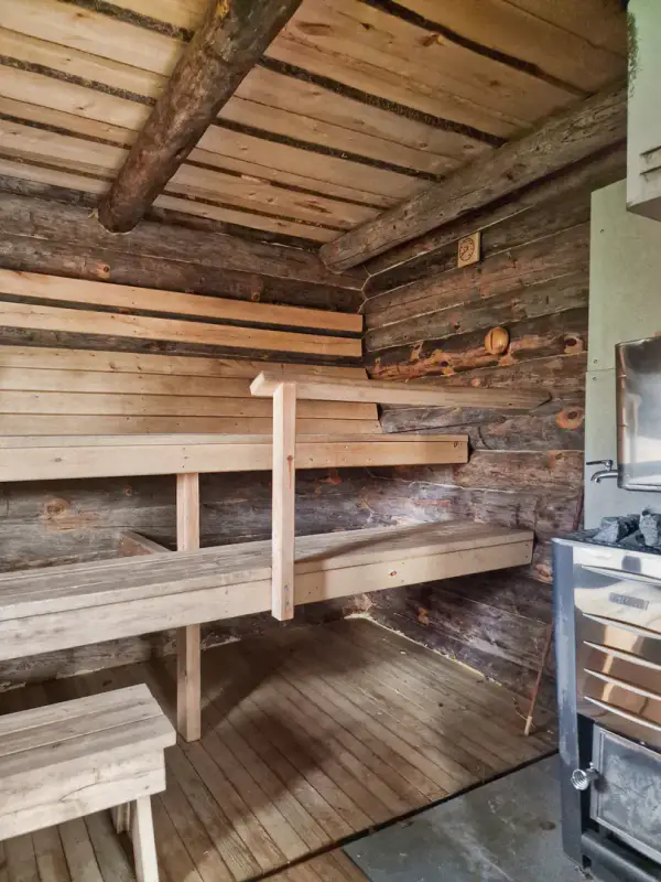 Maison en rondins équarris main 141 m² (1994) + sauna kelo, 6,4 ha et ~300 m de rive privée sur le Boaresgiettejávri — Utsjoki — 16