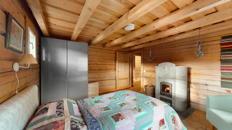 Maison en rondins équarris main 141 m² (1994) + sauna kelo, 6,4 ha et ~300 m de rive privée sur le Boaresgiettejávri — Utsjoki — 15