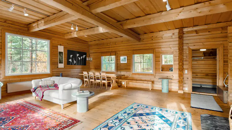 Maison en rondins équarris main 141 m² (1994) + sauna kelo, 6,4 ha et ~300 m de rive privée sur le Boaresgiettejávri — Utsjoki — 12