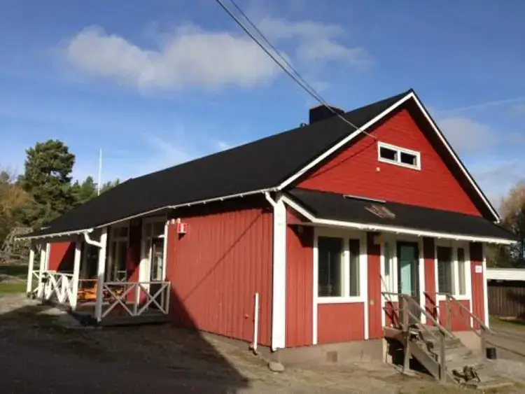 Ancien camping en bord de mer avec 12 mökkis et 60 emplacements, île de Lepäinen — 2