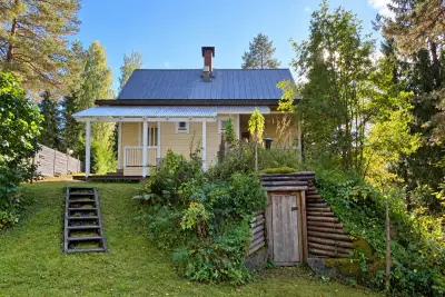 Ancienne maison du meunier ~63 m² (1940, rénovée) + sauna, 3 478 m², Myllyoja — Väärinmaja — 1