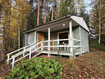 Petit mökki ~25 m² (1968) + sauna de rive à bois, 2 790 m² et 40 m de rive privée sur l’Immolanjärvi — Akonlahti / Varkaus — 1