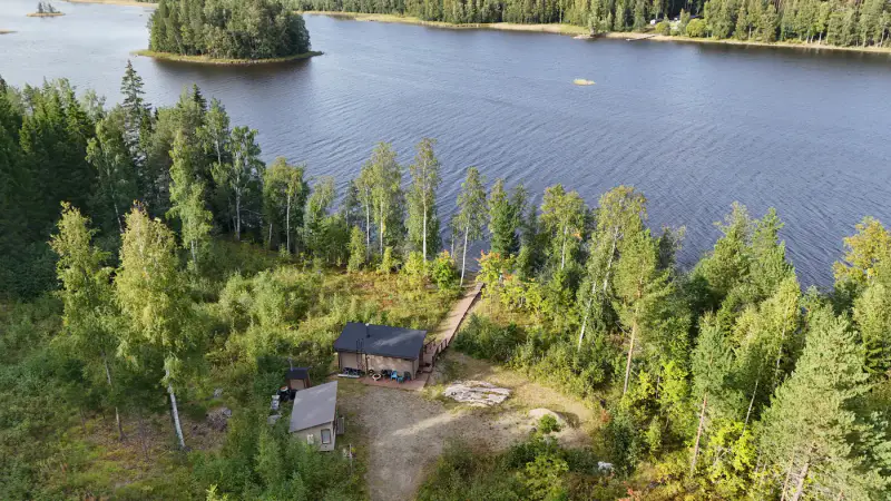 Petit saunamökki Äimisvesi (Saimaa) — Varkaus, ~20 m², 5 700 m², 90 m rive sable — 10