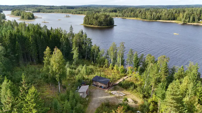 Petit saunamökki Äimisvesi (Saimaa) — Varkaus, ~20 m², 5 700 m², 90 m rive sable — 11