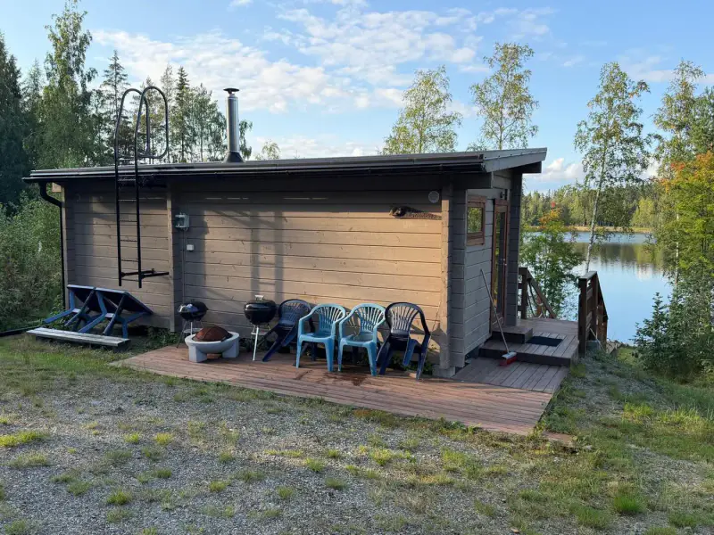 Petit saunamökki Äimisvesi (Saimaa) — Varkaus, ~20 m², 5 700 m², 90 m rive sable — 4