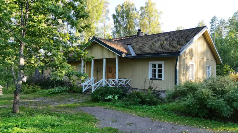 Maison ~263 m² (1983) + sauna, 3,3 ha (~380 m rive), Unnukka — Kopolanniemi / Varkaus — 4