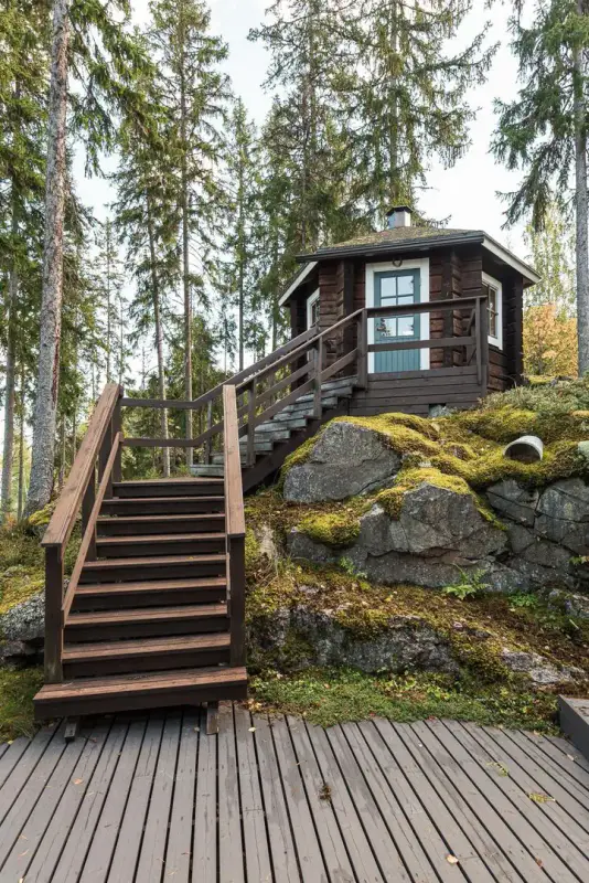 Mökki en rondins ~49 m² + mezzanine (2003), 4 590 m² et ~40 m de rive privée sur l’Iso Arajärvi — Vesilahti — 17