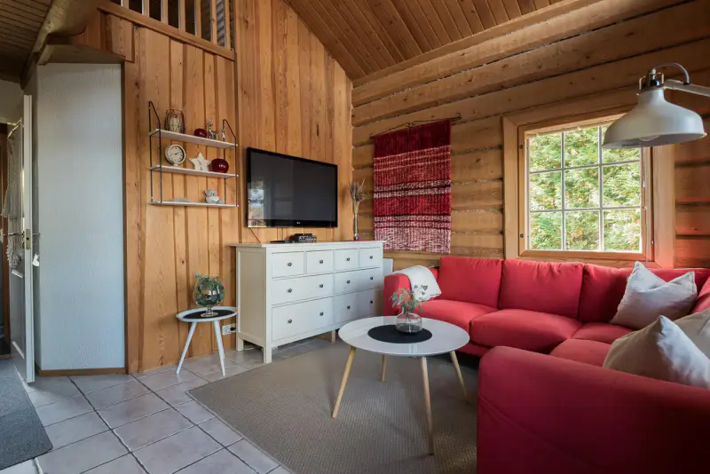 Mökki en rondins ~49 m² + mezzanine (2003), 4 590 m² et ~40 m de rive privée sur l’Iso Arajärvi — Vesilahti — 11