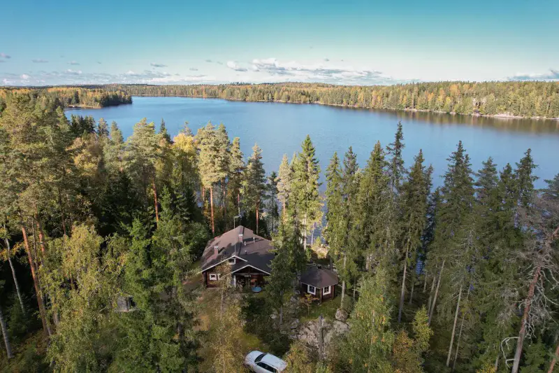 Mökki en rondins ~49 m² + mezzanine (2003), 4 590 m² et ~40 m de rive privée sur l’Iso Arajärvi — Vesilahti — 3