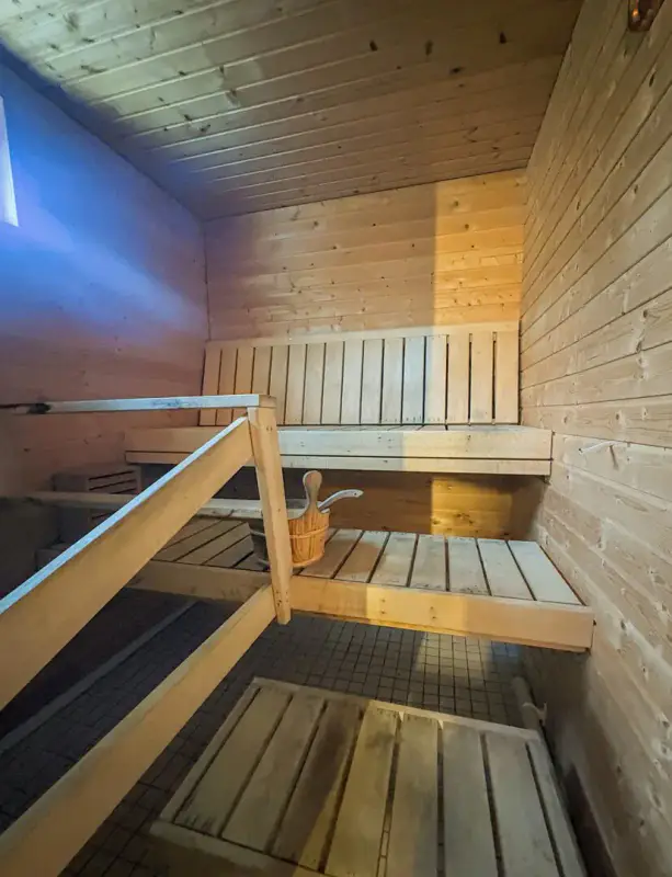Mökki ~68 m² (2000) + garage et 2 aittas, 5 299 m² et ~200 m de rive privée Rotimojoki — Rotimojoki / Vieremä — 11