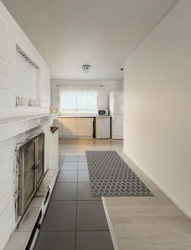 Mökki ~68 m² (2000) + garage et 2 aittas, 5 299 m² et ~200 m de rive privée Rotimojoki — Rotimojoki / Vieremä — 9