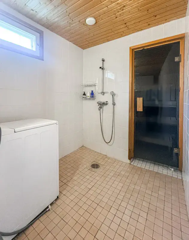 Mökki ~68 m² (2000) + garage et 2 aittas, 5 299 m² et ~200 m de rive privée Rotimojoki — Rotimojoki / Vieremä — 14