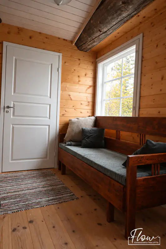 Mökki en kelohonka ~35 m² (2003) + sauna, ~65 m de rive privée sur le Keitele, 4 110 m² — Ilmolahti / Viitasaari — 7