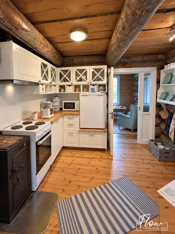 Mökki en kelohonka ~35 m² (2003) + sauna, ~65 m de rive privée sur le Keitele, 4 110 m² — Ilmolahti / Viitasaari — 10