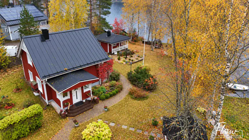 Maison 94 m² (1983) + sauna de rive (2005), garage et kota, 3 310 m² et rive privée sur le Keitele — Ilmolahti / Viitasaari — 4