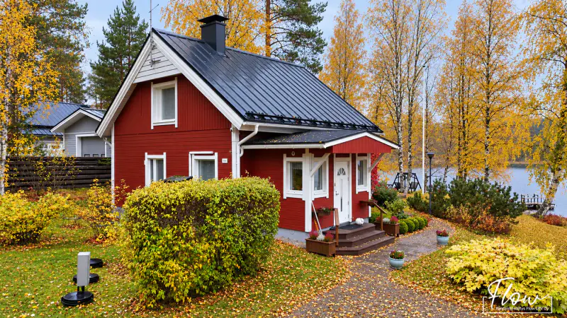 Maison 94 m² (1983) + sauna de rive (2005), garage et kota, 3 310 m² et rive privée sur le Keitele — Ilmolahti / Viitasaari — 8