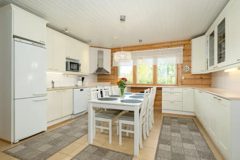 Maison rondins ~149 m² (2005) + rantasauna habitable, 5 600 m², Löytänä — Viitasaari — 2