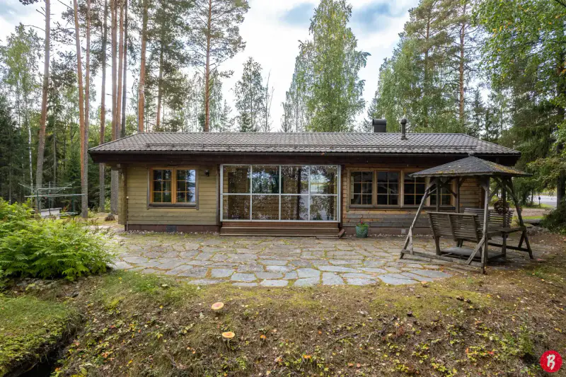 Maison rondins ~80 m² (1988), rive Keitele, 4 053 m² — Miekkarinne / Viitasaari — 2