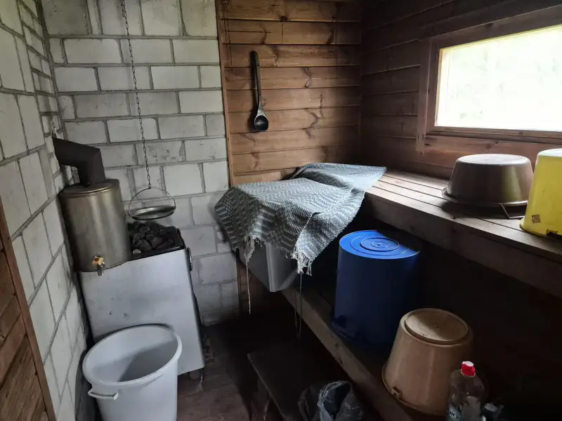 Chalet ~30 m² (1982) sur l’île de Kujaholmi, ~70 m de rive rocheuse, 1 515 m² — Klamila / Virolahti — 14