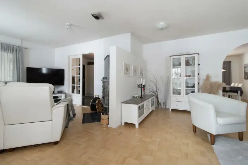 Villa mer ~140 m² (1992) rénovée, 3 100 m², rive privée — Vilkkilä / Virolahti — 9