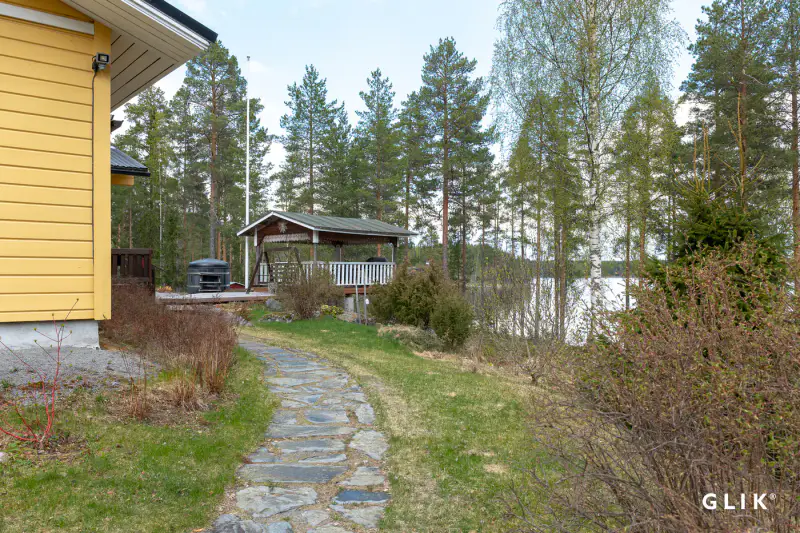 Maison de loisirs ~91 m² (1989) + sauna de cour et palju, 14 598 m² et ~80 m de rive privée Vaskivesi — Hintala / Virrat — 17