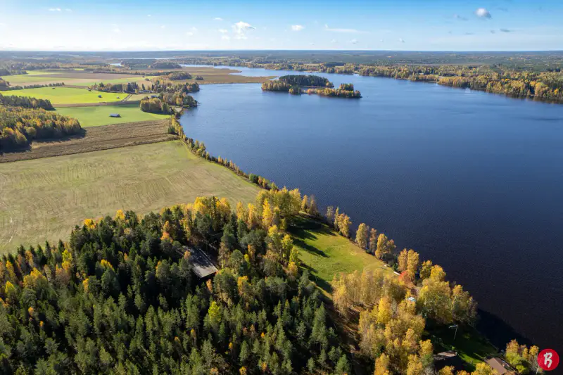 Ancien centre de colonie paroissial : mökki ~69 m² + bâtiment sauna 76 m², 16 930 m² et rive privée sur le Röykäsjärvi — Komossa / Vöyri — 3