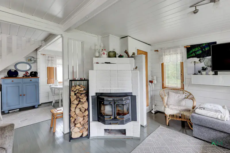 Chalet 1989, 47 m², rive privée Kivijärvi 40 m, 3 580 m² — Ylitornio — 10