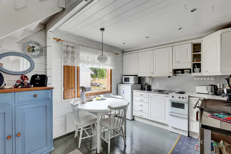Chalet 1989, 47 m², rive privée Kivijärvi 40 m, 3 580 m² — Ylitornio — 13