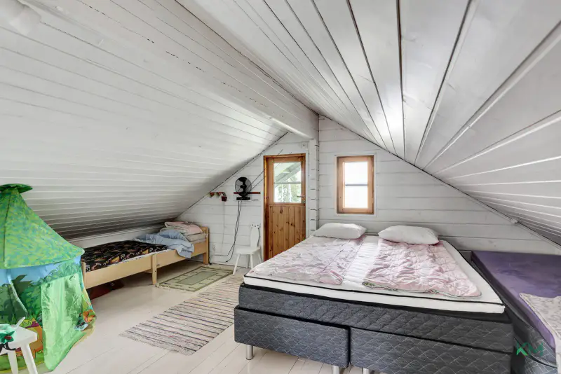 Chalet 1989, 47 m², rive privée Kivijärvi 40 m, 3 580 m² — Ylitornio — 17