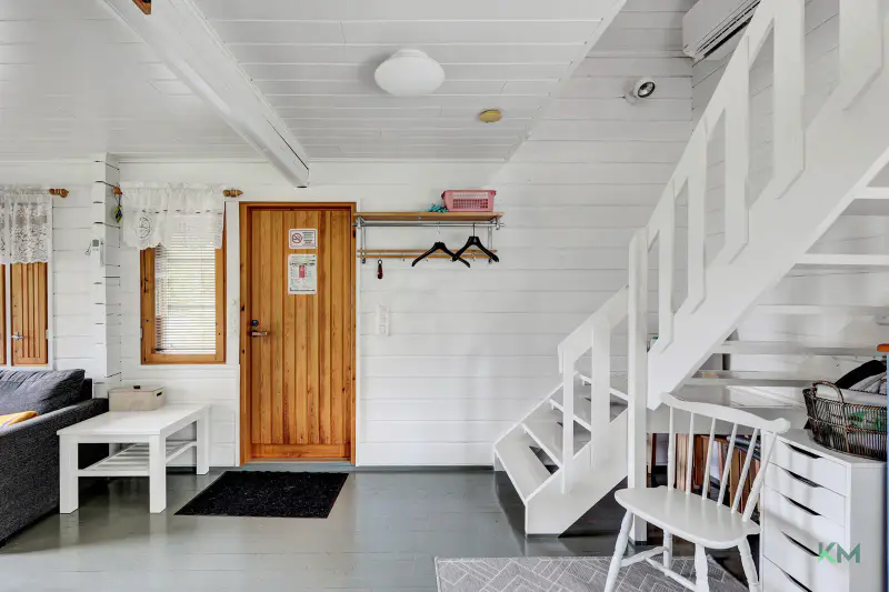 Chalet 1989, 47 m², rive privée Kivijärvi 40 m, 3 580 m² — Ylitornio — 4