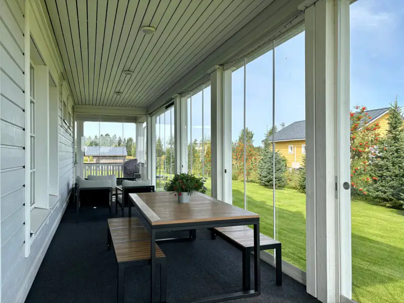 Maison familiale ~180 m² (2014) + garage, 8 650 m² en bord de rivière — Kalajoki / Ylivieska — 6