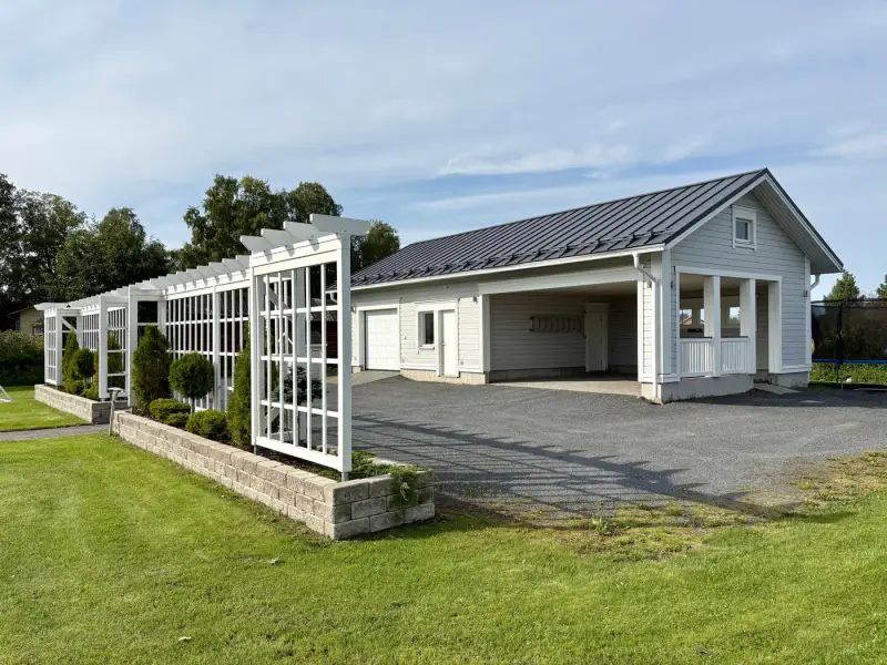 Maison familiale ~180 m² (2014) + garage, 8 650 m² en bord de rivière — Kalajoki / Ylivieska — 15