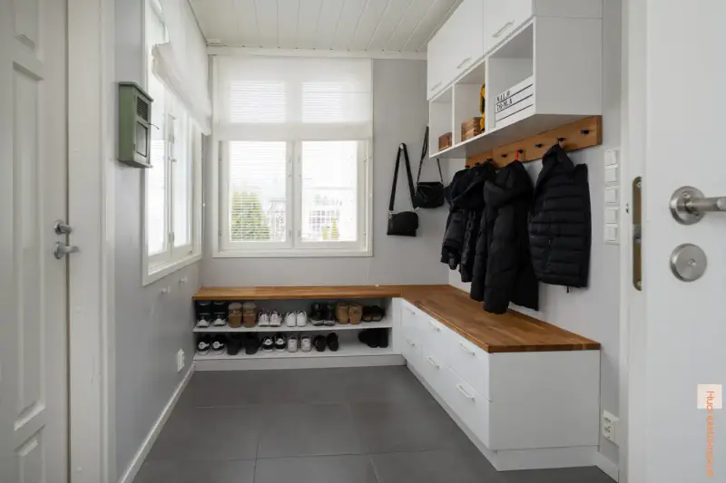 Maison familiale ~180 m² (2014) + garage, 8 650 m² en bord de rivière — Kalajoki / Ylivieska — 13
