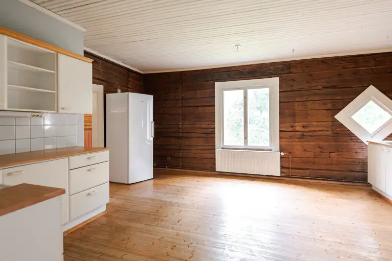 Maison en rondins 1912 ~150 m² + dépendances, 5 ha et ~220 m de rive privée Majavesi — Kyrönlahti / Ylöjärvi — 8