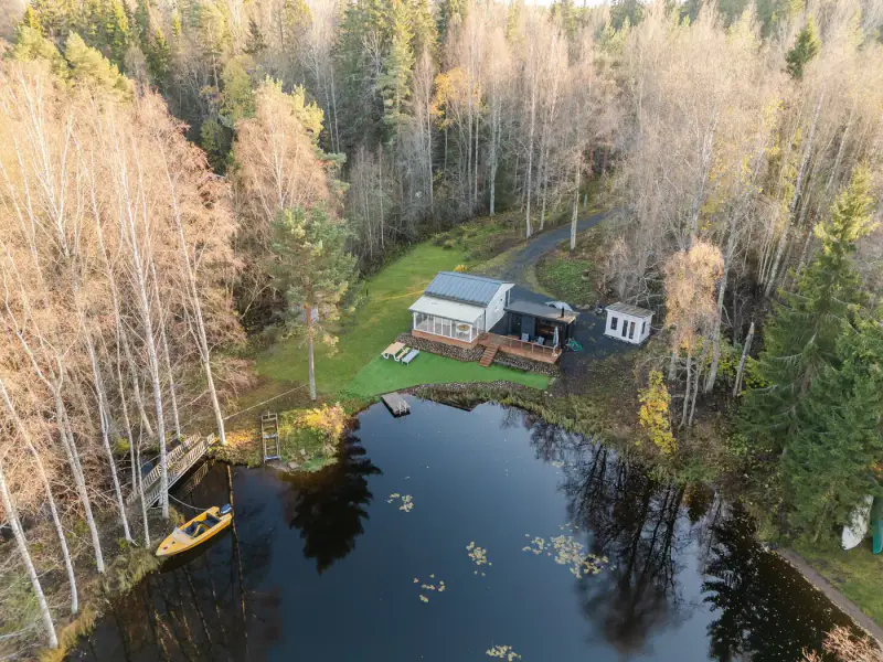 Maison 1986 rénovée + chalet d’invités et sauna de rive, 5 900 m² et 50 m de rive sur le Näsijärvi — Antaverkka, Ylöjärvi — 2