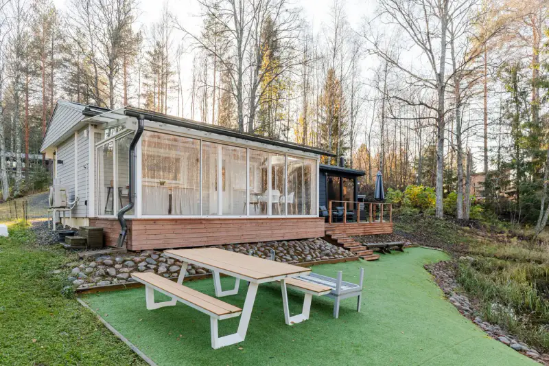 Maison 1986 rénovée + chalet d’invités et sauna de rive, 5 900 m² et 50 m de rive sur le Näsijärvi — Antaverkka, Ylöjärvi — 16