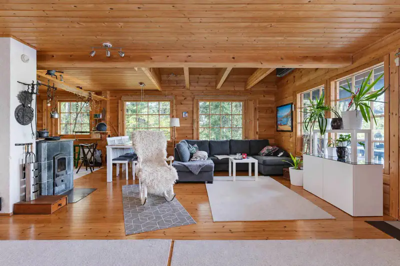 Maison bois ~121 m² (1992) + sauna, 3 470 m² (~45 m rive), Vankavesi — Kuru / Ylöjärvi — 3