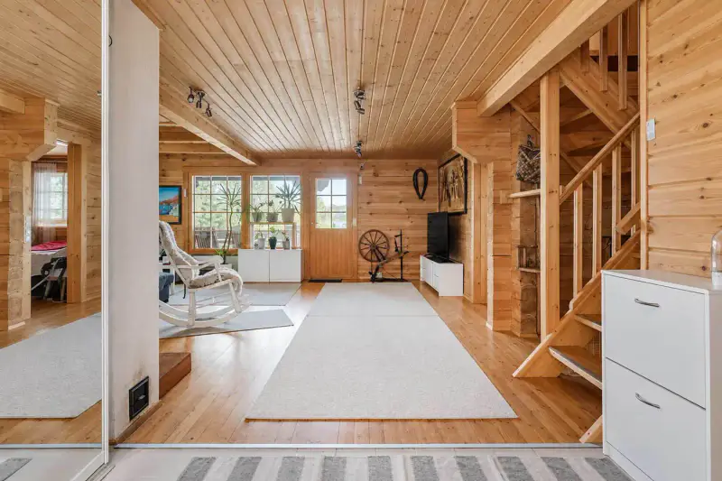 Maison bois ~121 m² (1992) + sauna, 3 470 m² (~45 m rive), Vankavesi — Kuru / Ylöjärvi — 9