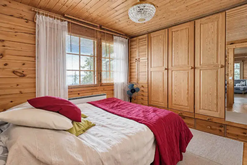 Maison bois ~121 m² (1992) + sauna, 3 470 m² (~45 m rive), Vankavesi — Kuru / Ylöjärvi — 12